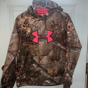 Ladies L Under Armour camo hoodie